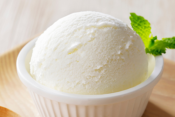 十勝もーもースイーツ　牛乳そのまんまアイス　ラベルレス＜80ml×24個＞